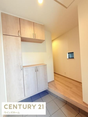 ���� ���[�t���̌��ւ́A�Ƒ��̌C��ו����X�b�L�����ځB���q�����D��ۂȍL���Ɩ��邳�ł��B