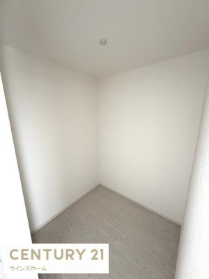 ���[ �E�H�[�N�C���N���[�[�b�g�������I�G�ߕ��̉Ɠd��X�[�c�P�[�X�A���z�c�Ȃǂ��܂Ƃ߂Ď��[�ł��܂��I