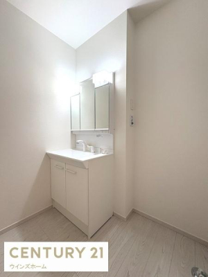 ���ʑ�E���ʏ� ���̎x�x��Ǝ����X���[�Y�ɂ��Ȃ���z�u�B�O�ʋ��̎��[��Ɨ���������@�u��ȂǁA����̎g���₷������������m�ۂ���Ă��܂��B