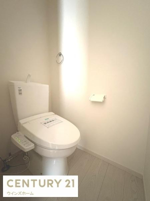 �g�C�� �g�C���͂P�E2�K�ɐݒu����Ă���A�������֍��t���̐����ȃg�C���B