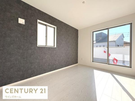 �Q�� ��Q���͍L�X7���ŃL���O�T�C�Y�x�b�h���z�u�\�I�E�H�[�N�C���N���[�[�b�g���ݒu����Ă���A�������ڂ����₷���Ȃ�܂��I�����������z�F�̓C���e���A�̔z�F�����₷���͗l�ւ����y���߂����ł��ˁI