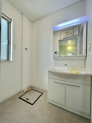 ʑEʏ ʉϑ̓VvłȂ@\˔AKȃTj^[Ԃ܂B[Xy[X肠܂I