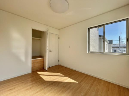 m FƃVvȃfUC̗͂mBN[[bgtŁAߗނוXbL[Bg̗ǂKԂłB