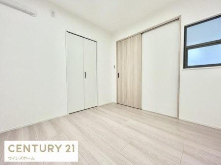 m ɂFƃVvȃfUC̗͂mBN[[bgtŁAߗނוXbL[Bg̗ǂKԂłB