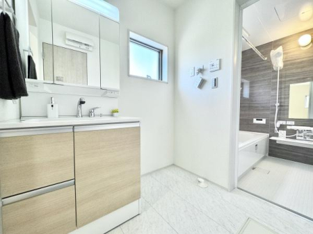 ʑEʏ Oʋ̕tƂʉϑB킹Ō̃X^COyłB͎̌[ɂȂĂ̂ŁAׁX̂[łAXbLƂʎɂȂ܂B