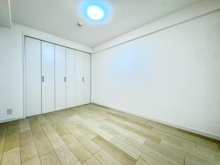 m FƃVvȃfUC̗͂mBN[[bgtŁAߗނוXbL[Bg̗ǂKԂłB