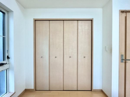 [ ǈʂ̃N[[bgŎ[́
ߗނpi萮łAԂLXƎg܂B
VvȃfUCŃCeAfAKȗmłB