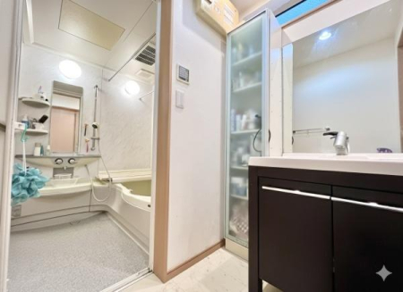 ʑEʏ ƗאڂĂAƎgxx̓X[YB
邭̂ԂŁA̎xxKɁB