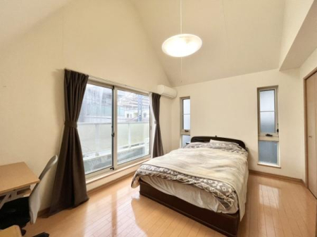 m 7.84̗ḿAVƑ傫ȑ炷J́B
̌Sn悭݁AƉ߂闎ԂłB
[NXy[XɂœKȁAKӂꎺB