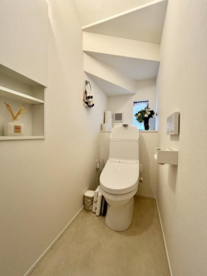 gC zCgƂ邭̂gCԁB玩R݁Au₩ȈۂɁB[IApi萮\BfUCƋ@\𗼗KȋԂłB