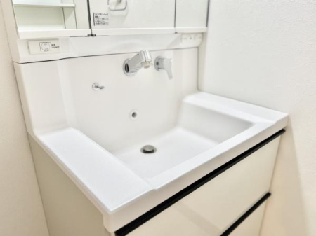 ʑEʏ ʉϑ̓VvłȂ@\˔AKȃTj^[Ԃ܂B[Xy[X肠܂I