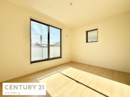 �m�� �o���R�j�[�ɖʂ��A�̌��ǍD�ōL�X�Ƃ��Ă��܂��I�N���[�[�b�g�t���B����������������K�ȋ�Ԃł��낰�܂��B