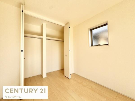 �m�� 2�ʍ̌��̖��邢�m���B�Q���ɂ��q�������ɂ��҂�����ł��I