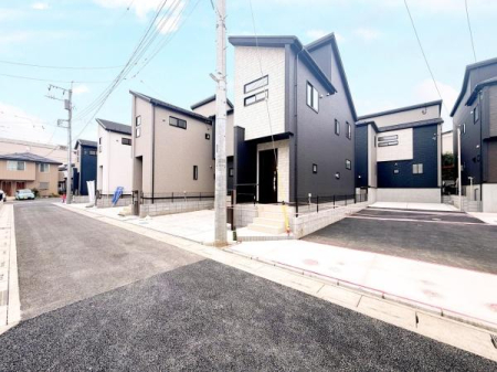 �O�ʓ��H�܂ތ��n�ʐ^ �����w�Z�̊ԂɈʒu�����ՐÂȏZ��X�I���q�l�̒ʊw�����S�ł��I�����{�݂��߂��ɂ����炵�₷�����ł��I