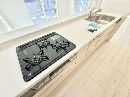 �L�b�`�� �l�C�̑Ζʎ��L�b�`���̓��r���O�A�_�C�j���O����]�ł��܂��I�L�b�`���͍�ƃX�y�[�X���L�X�A���[�ɂ�����܂���I