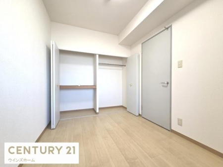 m FƃVvȃfUC̗͂mBN[[bgtŁAߗނו̐ڂ₷Ag̗ǂKԂłB