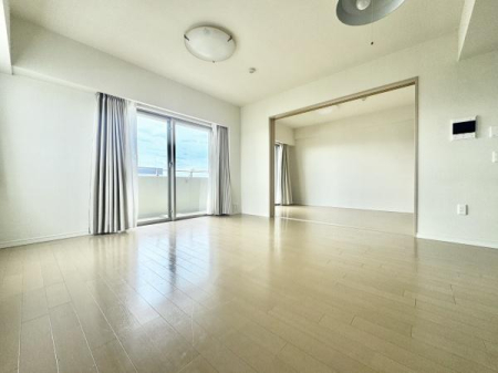 rO oRj[ւƂȂ傫ȑރrOIאڂĂ邨̎d؂JƊJIȋԂɁIʂǍDŊC₷łI