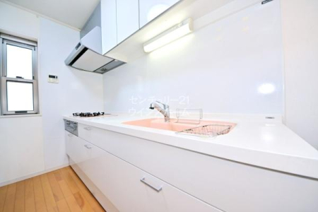 Lb` Lb`2021N10Ɍς݁ÎzCgɂAJ[VNANZgɂȂVXeLb`łBȂ悤ɔzuꂽLb`Xy[XŉKɂł܂I