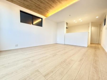 rO Ƃ̎łLDK16.1ƂIȂƑ̊炪ΖʃLb`ƃ_CjOAĂʂ閾邢rOAƑ̂₳J[܂ԎƂȂĂ܂B