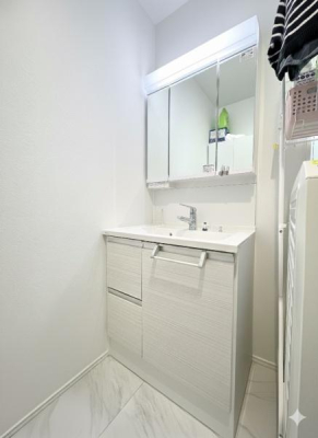 ʑEʏ OʋtʉϑB킹Ō̃X^COKB͎̌[ɂȂĂ̂ŁAׁX̂[łAXbLƂʉɁBꕔCGHς