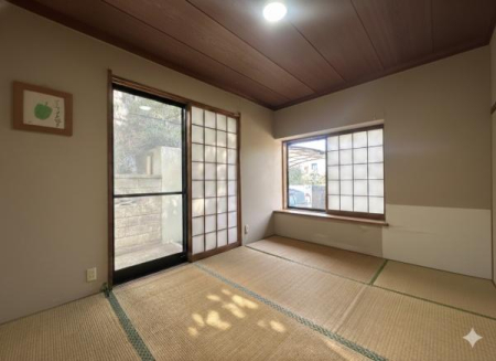 �a�� ���r���O�ƂȂ��鑱���Ԏd�l�B�����Q��q�ԂƂ��Ă��d�󂵂܂��B���ꕔ���H�ς�