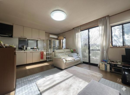 ���r���O �_�C�j���O�X�y�[�X���L�X�I�Ƒ��Ƃ̂Ȃ�������������Ԃł��B���ꕔ���H�ς�