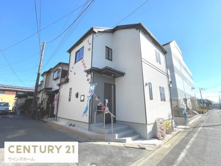 OʓH܂ތnʐ^ OʓH͕4m~8mHBʂ̗ǂpnIÂŗZXłI