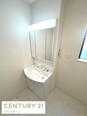 ʑEʏ OʋtʉϑB킹Ō̃X^COKB͎̌[ɂȂĂ̂ŁAׁX̂[łAXbLƂʉɁB