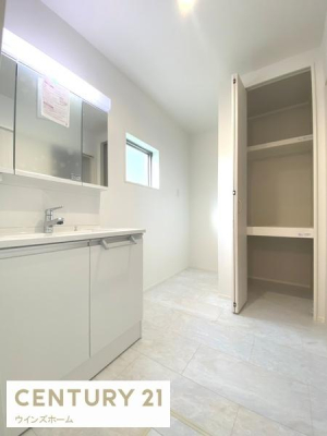 ʑEʏ ʎɂ́Äߗނ^IXbL[łulXy[XvݒuAKȃTj^[Ԃ܂I