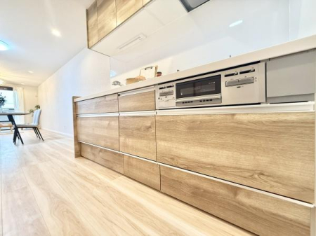 Lb` rOɂȂAJIŐꂽLb`Xy[XB