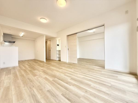 rO oRj[ւƂȂ傫ȑރrOIאڂĂ邨̎d؂JƊJIȋԂɁIʂǍDŊC₷łI