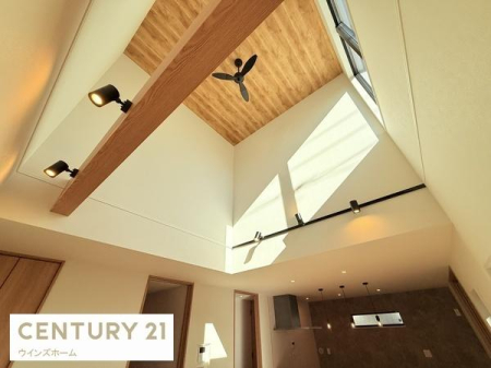 rO Ǎ\Ɏ܂BV䂪JIȃrOłBRɕ܂Sn悢ԂŁAX̕炵LɂȂ܂B