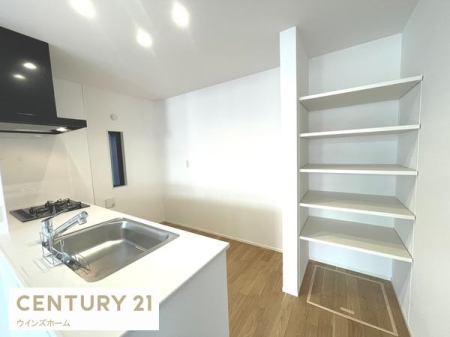 [ Lb`ɂ͑^pg[[ݒu܂IƓdHA퉷ł̕ۑ\ȐHƂȂǂ̎[ɖ𗧂܂B