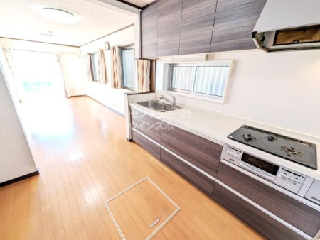 Lb` VXeLb`͂ɏWłǕtLb`̗p܂IȂ悤ɔzuĂ܂BrgC򐅊E炩Ȍ`̃ChVNEՂ̎[Xy[XȂǍ@\^CvłI