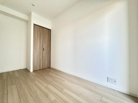 m FƃVvȃfUC̗͂mBN[[bgtŁAߗނו̐ڂ₷Ag̗ǂKԂłB