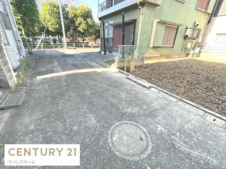 OʓH܂ތnʐ^ OʓH͓쐼4BwZ߂ql̒ʊwSłB