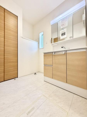 ���ʑ�E���ʏ� ���ʎ��͂�Ƃ肠��L���Ŗ����̏��������K�ł��B���ʑ���[�ɂ́A������p�i��X�L���P�A�p�i�Ȃǂ���������[�ł���悤�X�y�[�X���[�����Ă��܂��I