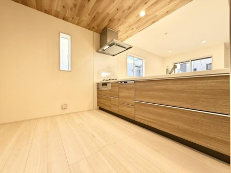 �L�b�`�� �X�^�C���b�V���ȃV�X�e���L�b�`���́A���[�͂Ƌ@�\�������˔����A�������y�����Ȃ��ԁB���r���O�ƂȂ��郌�C�A�E�g�����͂ł��B