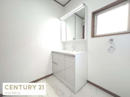 ���ʑ�E���ʏ� ���ʉ��ϑ�V�K�����ρI�V���v���ł���Ȃ���@�\�������˔����A���K�ȃT�j�^���[��Ԃ����������܂��B���[�X�y�[�X���������肠��܂��I