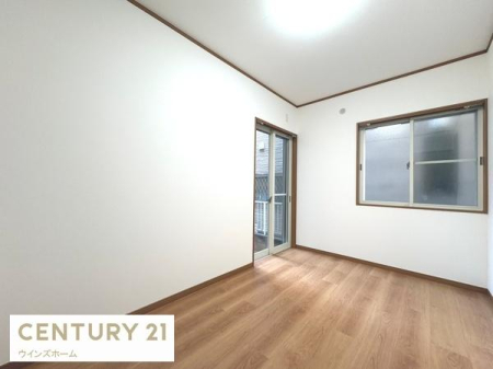 �m�� 2�ʍ̌��̖��邢�m���B�q�������ɂ��҂�����ł��I