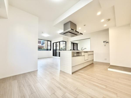 rO 邭JIȃrÓBRɕ܂Sn悢ԂŁAX̕炵LɂȂ܂B