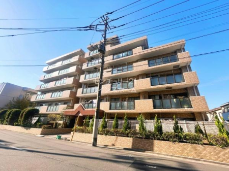 ���̑����n JR���l���k���u����v�w�k��14���̍D���n�I���w�Z�⒆�w�Z���߂��q��Ċ��ɂ��b�܂ꂽ���K�ȃ��P�[�V�����ł��B�܂��������{�݂ɕa�@���k��10���ȓ��ɑ�����炵�ɕ֗��ȏZ���ŉ��K�ȐV�������X�^�[�g�I