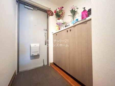 ���� �����������F���̌��ւ������݂̂���}�������Ԃ����o�B�V���[�Y�{�b�N�X�̃J�E���^�[�����ɂ��Ԃ⏬���������Ă������ł��ˁI