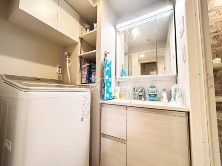 ���ʑ�E���ʏ� �g������̗ǂ��O�ʋ��^�̐��ʉ��ϑ�͋��̊p�x���ς�����̂Ńw�A�X�^�C���⃁�C�N�ɂ��������Ɋ������ł��ˁI���̌��͎��[�ɂȂ��Ă���̂ŁA�ׁX�������̂����[�ł��X�b�L���Ƃ������ʉ��ɁB