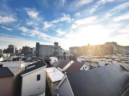 �Z�˂���̒��]�ʐ^ 5�K�����̂������ɂ����]�ǍD�ł��I�ʍs�l�Ȃǂ̖ڂɐG��ɂ������ƂŃv���C�o�V�[���m�ۂ��₷���A�h�Ɩʂł����S���������̂��������ł��ˁB