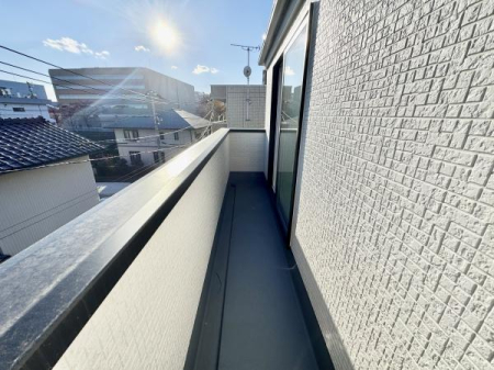 �o���R�j�[ �o���R�j�[��2�K��3�K�ɐݒu����A�p�r�ɍ��킹�Ďg���������\�ɂ��Ă���܂��B