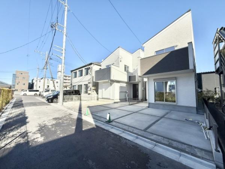 �O�ʓ��H�܂ތ��n�ʐ^ �O�ʓ��H�͐�������4���B�����w�Z���߂����q�l�̒ʊw�����S�ł��B