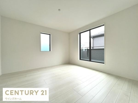 �m�� �o���R�j�[�ɖʂ����m����8.75���B�x�b�h��u���Ă���Ƃ肠��L���ŐQ���ɂ҂�����ł��I�E�H�[�N�C���N���[�[�b�g�t���ŉƑ��̉ו����X�b�L���Еt���܂��I