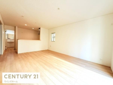 ���r���O 16����LDK�͉Ƒ��S�����������Ƃ��낰���Ԃł��B�̌������Ղ�A��������閾�邢���r���O�ł�
