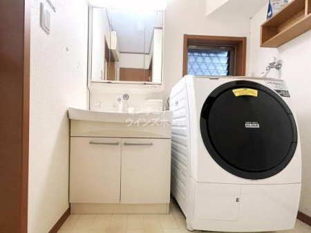 ���ʑ�E���ʏ� �傫���Đ[�����ʃ{�E���ƈ����o����n���h�V�����[����������g������̗ǂ��V�����v�[�h���b�T�[�ł��B�O�ʋ��^�C�v�ŋ��̊p�x���ς�����̂Ńw�A�X�^�C���⃁�C�N�ɂ��������Ɋ������ł��ˁI